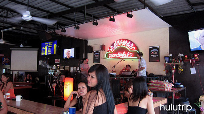 Pattaya Maxies Bar in Walking Street, Maxies Bar pattaya, Maxies Bar walking street, pattaya walking street, walking street bar, pattaya bar, pattaya show, Pattaya nightlife, Pattaya Cabaret Show, Pattaya Adult Show, Walking Street