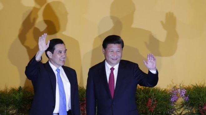 China and Taiwan leaders,leaders start historic meeting,China and Taiwan leaders handshake,china news 2015,taiwan news 2015