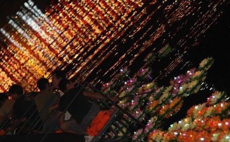 hk well wishing festival lantern