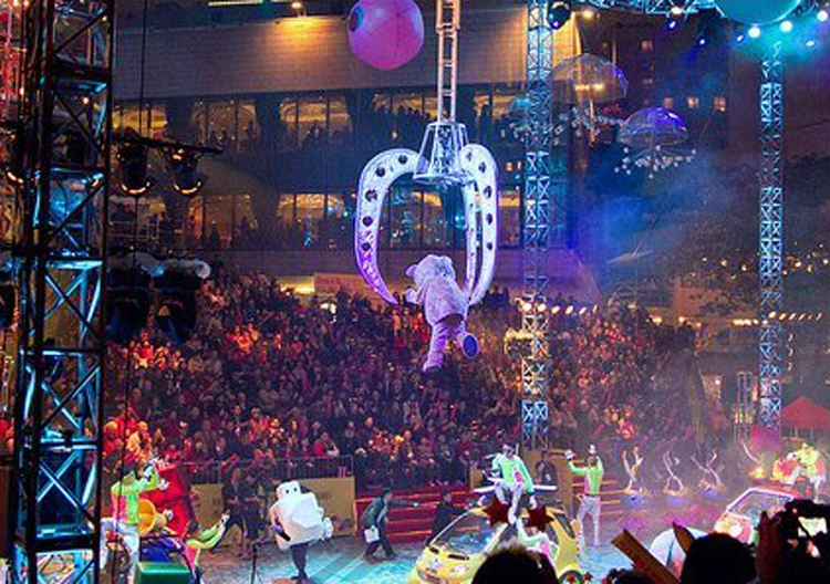 Acrobats, Dancers, Clowns...Hong Kong new year parade
