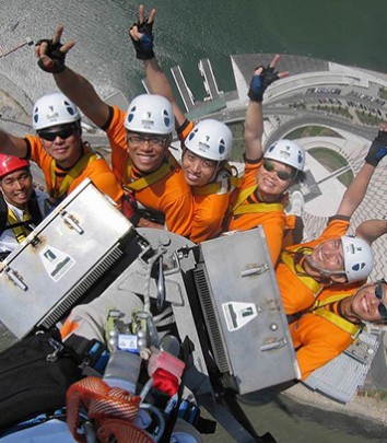 Macau tower Climb FAQ, Macau tower Climb reviews, Macau tower Sky Jump comments, Macau tower Climb Q&A, Macau tower Climb question, Macau tower Climb problem, Macau tower Climb evaluate, Is it suitable for children to climb,How long can finish the tower climbing,Is there any exciting adventure recommended,Is there any great restaurant recommended