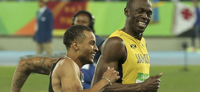 De Grasse And Bolt In Rio Olympc,Bromance,Rio Olympic 2016, De Grasse hugged Bol