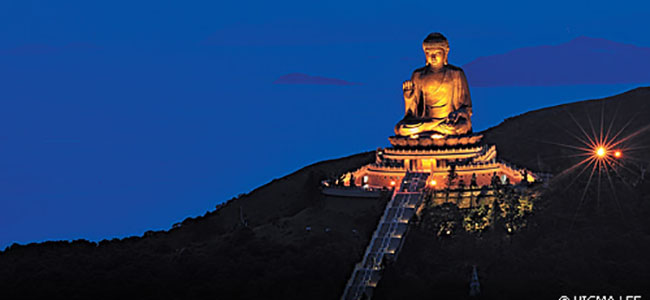 Famous HongKong Buddhist Shrines,The Big Buddha,Tian Tan Buddha statue,majestic bronze Buddha ,pilgrims, vegetarian restaurants,souvenir shops,entertainment facilities,Po Lin Monastery,the Buddhist World in the South,devout monk,