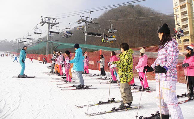 Tips for Ski Beginners, useful skiing tips beginners, top skiing tips for novice, ski tips for first timers, how to learn skiing fast, tips for the first timers, beginner skiing travel tips, skiing tour tips for beginner, How to Ski,how to choose ski equipment,skiing tour package recommended, korea skiing tour package info,Daemyung Resort ski world skiing package,where to go for skiing 2017, skiing travel to Korea 2017,