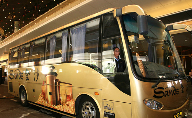 resorts world casino shuttle bus