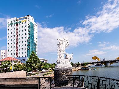 Da Nang Riverside Hotel