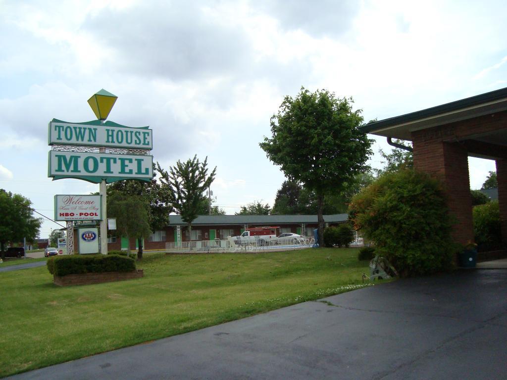 Town House Motel Tupelo America FAQ 2016, What facilities are there in Town House Motel Tupelo America 2016, What Languages Spoken are Supported in Town House Motel Tupelo America 2016, Which payment cards are accepted in Town House Motel Tupelo America , America Town House Motel Tupelo room facilities and services Q&A 2016, America Town House Motel Tupelo online booking services 2016, America Town House Motel Tupelo address 2016, America Town House Motel Tupelo telephone number 2016,America Town House Motel Tupelo map 2016, America Town House Motel Tupelo traffic guide 2016, how to go America Town House Motel Tupelo, America Town House Motel Tupelo booking online 2016, America Town House Motel Tupelo room types 2016.