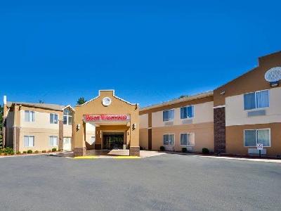 Best Western Plus New England Inn and Suites