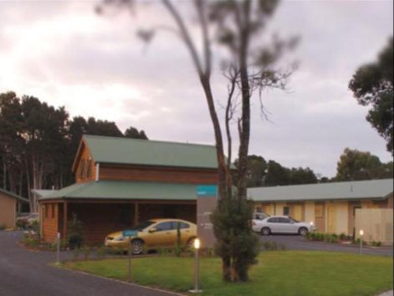 Motel Strahan Australia FAQ 2016, What facilities are there in Motel Strahan Australia 2016, What Languages Spoken are Supported in Motel Strahan Australia 2016, Which payment cards are accepted in Motel Strahan Australia , Australia Motel Strahan room facilities and services Q&A 2016, Australia Motel Strahan online booking services 2016, Australia Motel Strahan address 2016, Australia Motel Strahan telephone number 2016,Australia Motel Strahan map 2016, Australia Motel Strahan traffic guide 2016, how to go Australia Motel Strahan, Australia Motel Strahan booking online 2016, Australia Motel Strahan room types 2016.