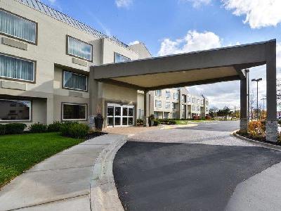 Best Western Plus Glenview-Chicagoland Inn and Suites
