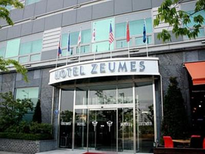 Zeumes Hotel