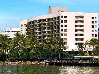 Hilton Cairns Hotel