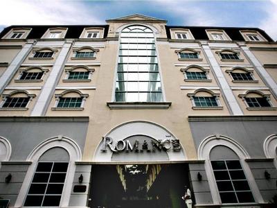 Romance Bangna Hotel