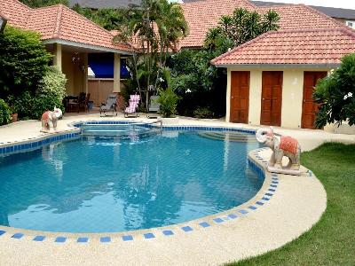 Pattaya Hill Pool Villa