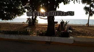 Twin Brothers in thailand,Pizza, Thai,Menu price, MailBox,Phone Number,food consumption 