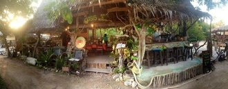 Oasis bar & restaurant Phi Phi Island in thailand,Thai,Menu price, MailBox,Phone Number,food consumption 