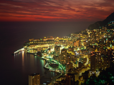 Nighttime view of Monte Carlo, Monaco (© Sergio Pitamitz/Corbis)