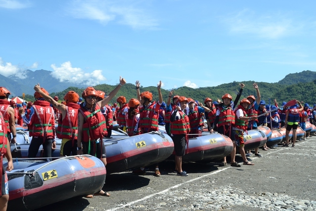 Xiouguluan River Rafting Activity